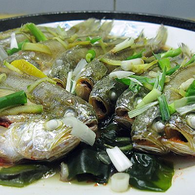 裙带菜清蒸剁椒黄花鱼