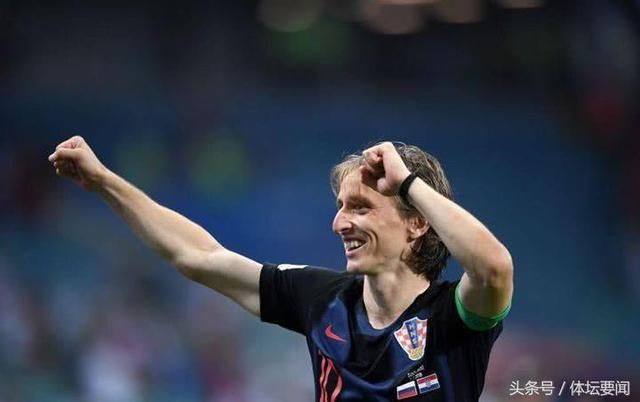 一人带动全队,助克罗地亚进军四强!莫德里奇离