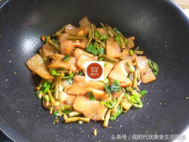 比肉菜还好吃的素菜，上桌就被抢光，价格很便宜，3块钱能炒一盘