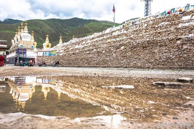 一人丢一块石头,结果成为世界最大的石堆,据说已达20亿