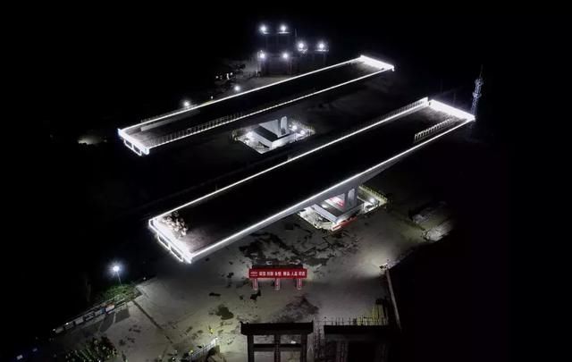 唐山：万吨大桥空中来了个双转体！这条高速年底全线贯通！