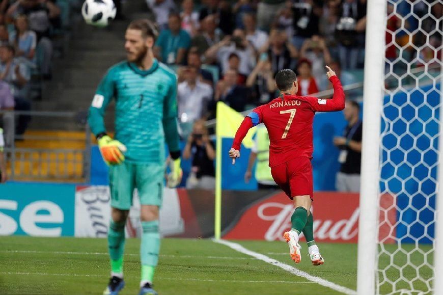 世界杯黄油手无碍前程!曼联给德赫亚年薪与C