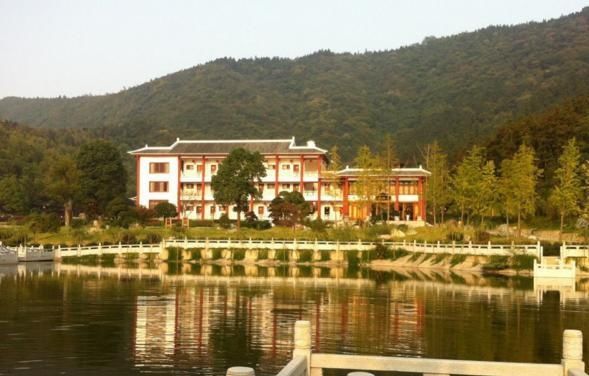 湖北省一县级市,人口超60万,建县历史超1700年