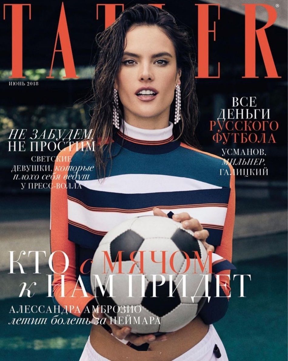 2018俄罗斯世界杯巴西超模安布罗休穿巴西球