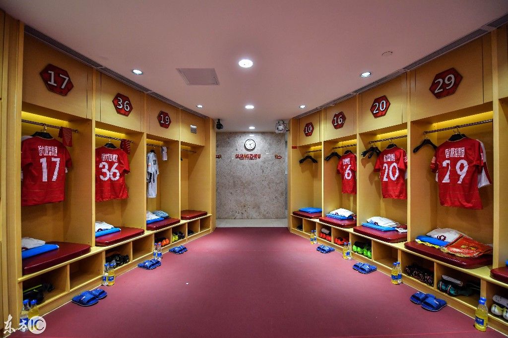 2018中超联赛,走进广州恒大淘宝主队更衣室