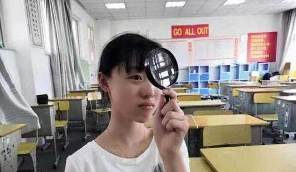 靠望远镜上课的女孩考进985大学,妈妈:她就是个正常的人 yg电子游戏