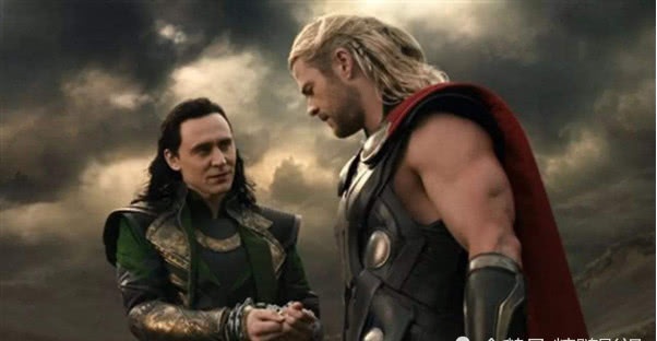 复联4:美国队长为何能拿雷神的锤子?原因只一