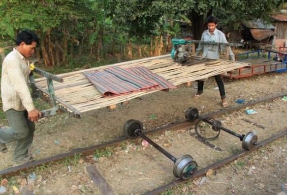 中国将投资！该国火车全球最便宜：1块板子4个轮，竹竿撑着走！