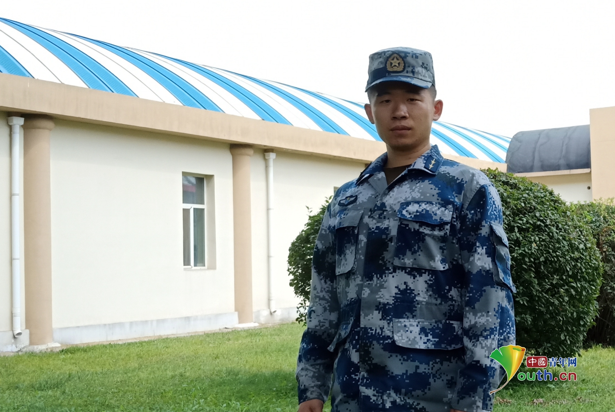 文能提笔安天下武能上马定乾坤 军营文化干事