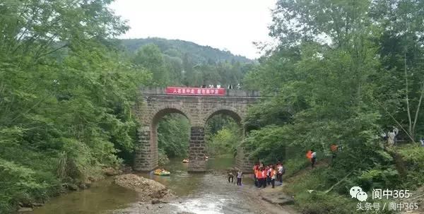 阆中：小画家走进枣碧乡松林塘