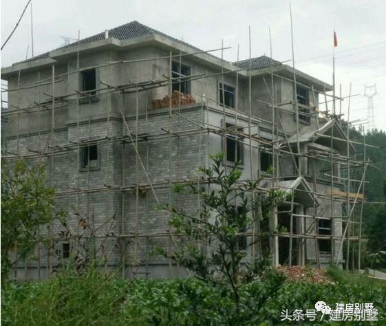 广东土豪老板建三层豪宅养老用，城里的一种朋友都说其会享受