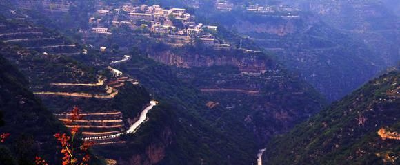 岳飞后裔逃难此深山，用石头打造了一座“世外桃源”!