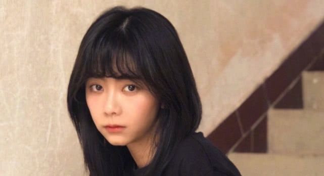 谭松韵也太狠了!明明已经29岁了,却硬生生穿出18岁的感觉! 澳门皇冠盘口