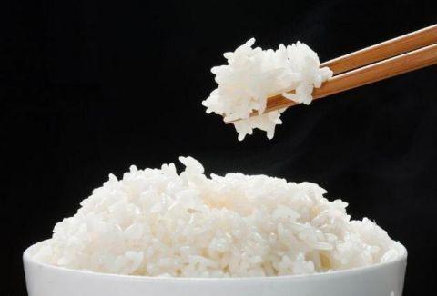 煮米饭用冷水还是热水 怎么吃才更健康