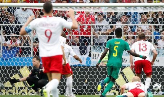 塞内加尔队的胜利比伊朗还幸运,乌龙进球加乌