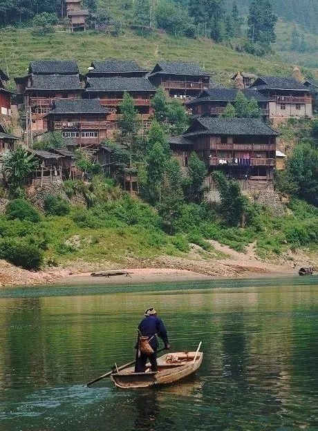 说桂林山水甲天下的人都是因为没有到过贵州,不信你看