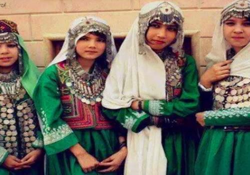 中东有个民族自称中国人, 流行近亲结婚, 至今仍