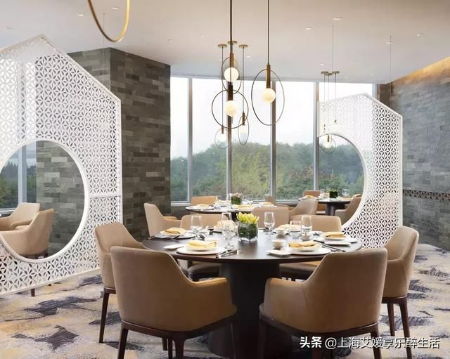 装饰灯摆设 t019fb988d06ebf1053.jpg