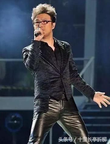 皮裤哥汪峰岁月VS歌神张学友演唱会,网友:不