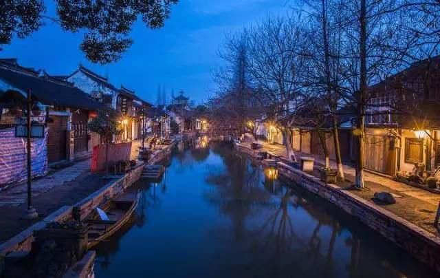 中国最“醒目”古镇：曾收取门票无人光顾，现免费开放人满为患