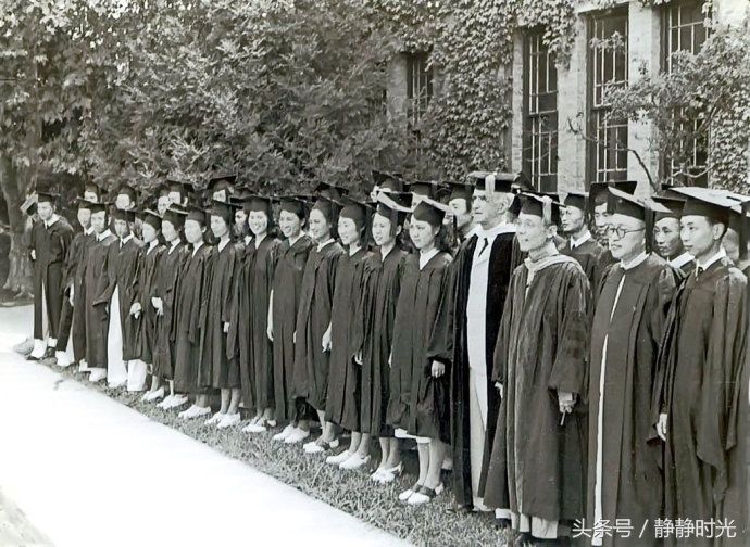 珍贵老照片,燕京大学毕业典礼,看看和现在的有