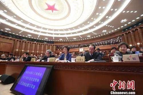 两会前瞻:中国高层换届年 人事新局受关注