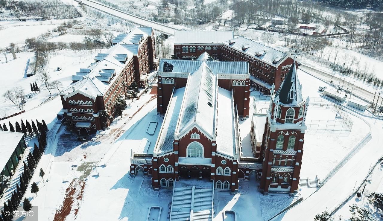 沈阳：航拍百年名校，东北神学院，带您领略雪后震撼美景