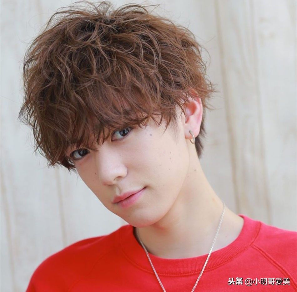 男生中碎发烫头发哪种发型最好!头发长度约在