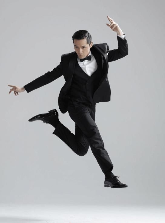 胡歌路遇偶像的尴尬遭遇,情商高的他是怎么化