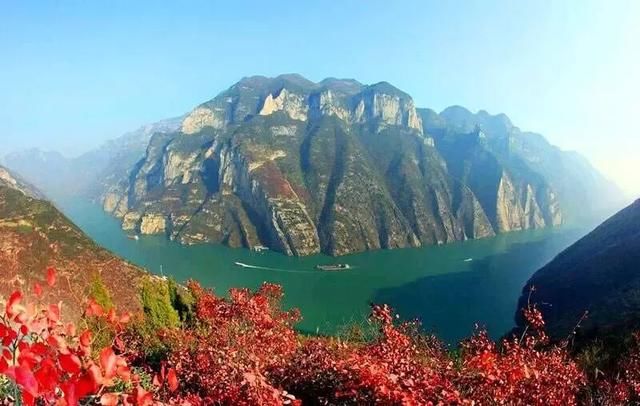 重庆和成都，哪个旅行地最受外地人欢迎？