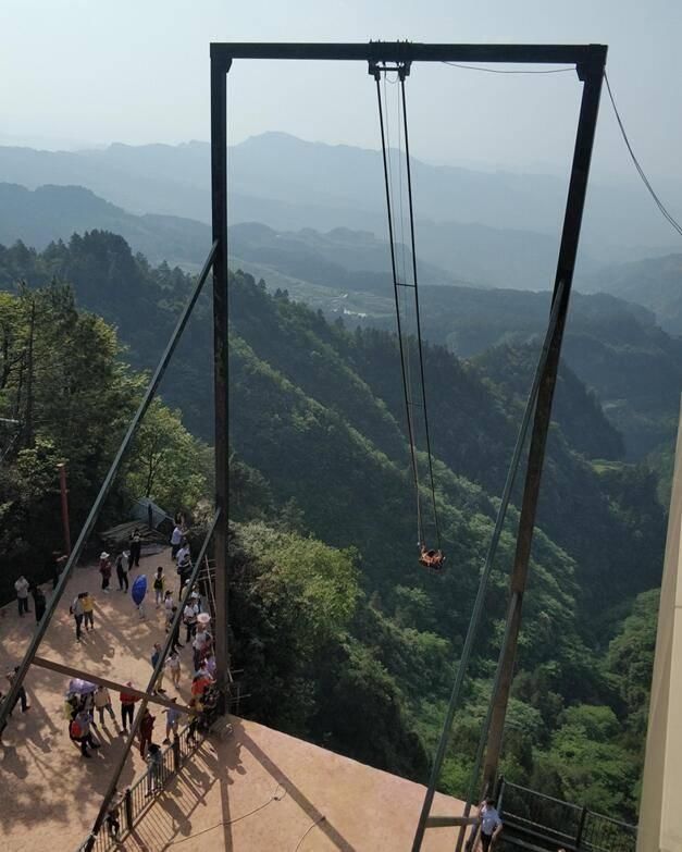 重庆旅游五一爆棚 商家感叹只恨接待能力有限