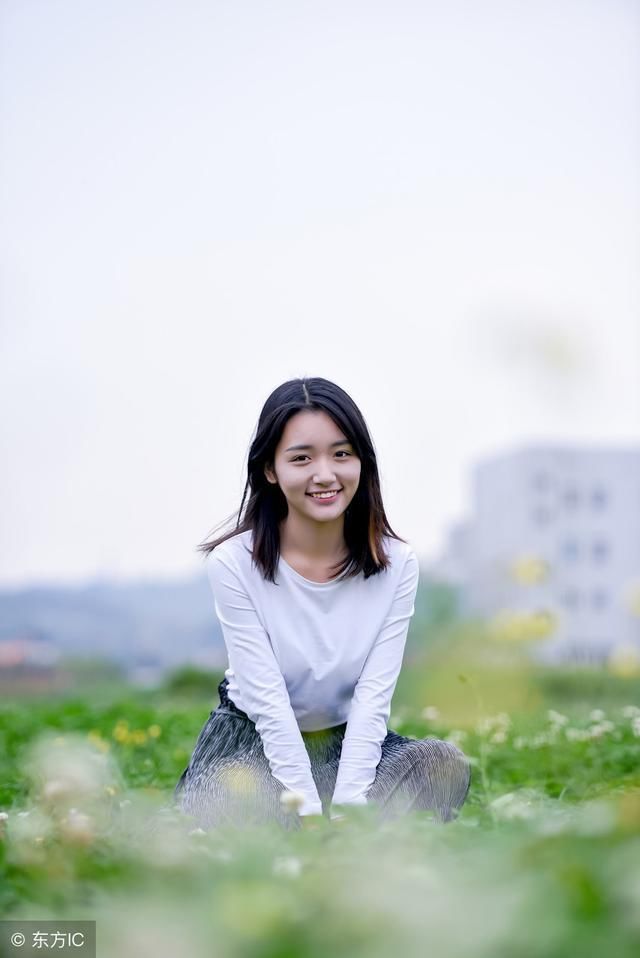 是谁的白天温暖了谁的黑夜，是谁的黑夜寂寞了谁的白天!