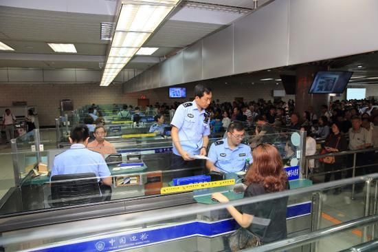 内地旅客五一涌澳,首日访澳逾49万人次