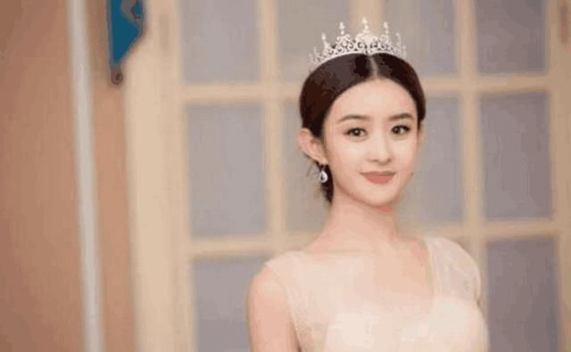 赵丽颖被记者提问没读大学遗憾吗?7字回应化