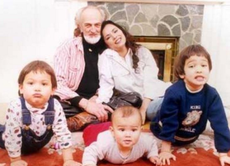 54岁韦唯和三个儿子素颜近照曝光,帅气儿子有才做媒嫁隔壁老外!