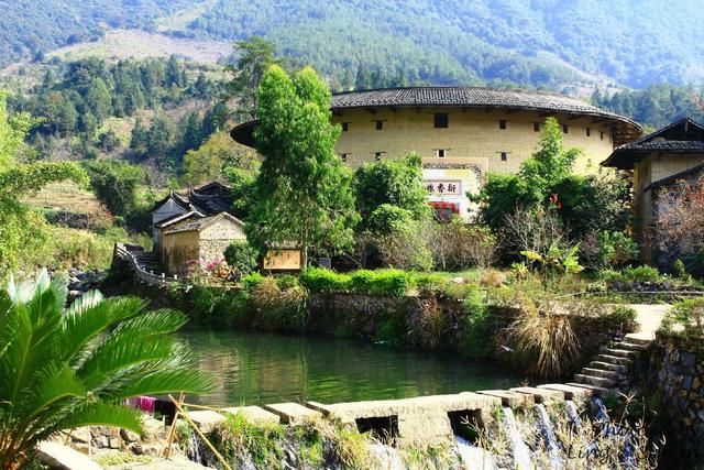 龙岩旅游胜地——永定土楼、冠豸山