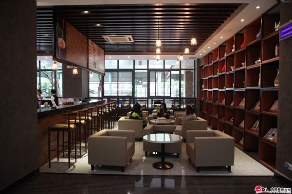 广州市白云工商技师学院西餐厅咖啡厅正式揭牌