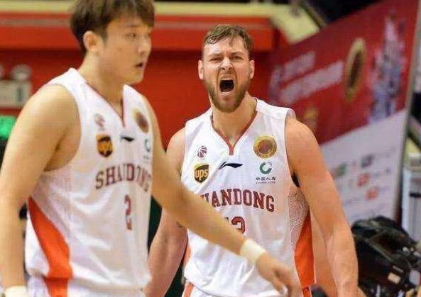 小丁重返CBA?经纪人:他太容易受伤!