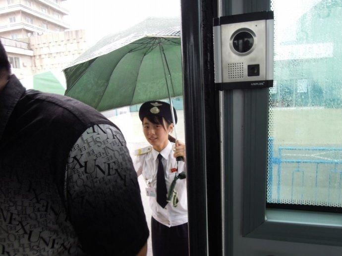 朝鲜: 带大檐帽的女人都很能干