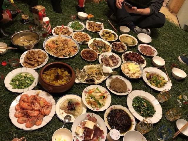 快来看看全国各地年夜饭吃啥！最美国宴乃家宴！晒出你家年夜饭！