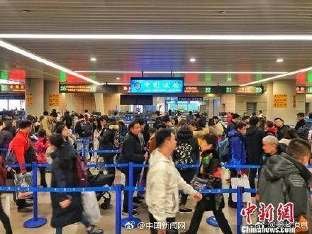 2018年中国出境游人数逼近1.5亿人次