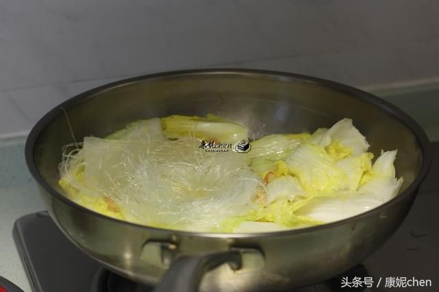 这锅既可当汤，又能当主食，简单易做，营养好吃，一家老少都爱吃