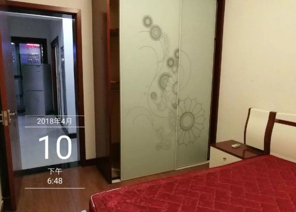 房东出国急卖房!扬州京华城旁140精装三房，只卖220万!