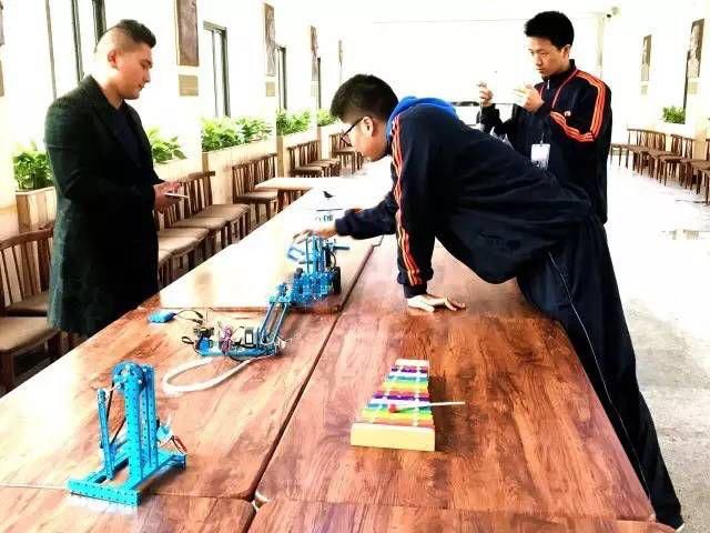 百名学生获得武汉六中国际部预录取资格