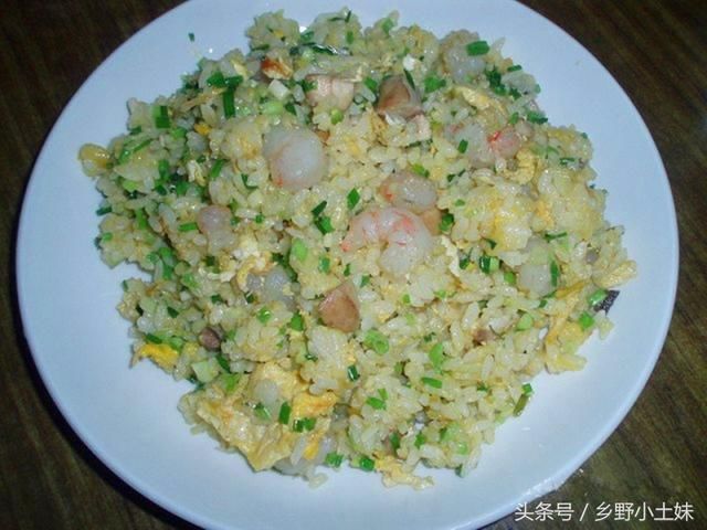 这种野菜味道鲜美,比大蒜药用价值还高,现在正是采挖的好季节