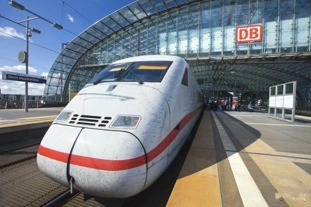 现在可以刷二代身份证进站,为什么还有人排长