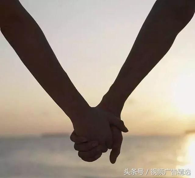 抖音上最火的10个秀恩爱视频,最后一个暖心了