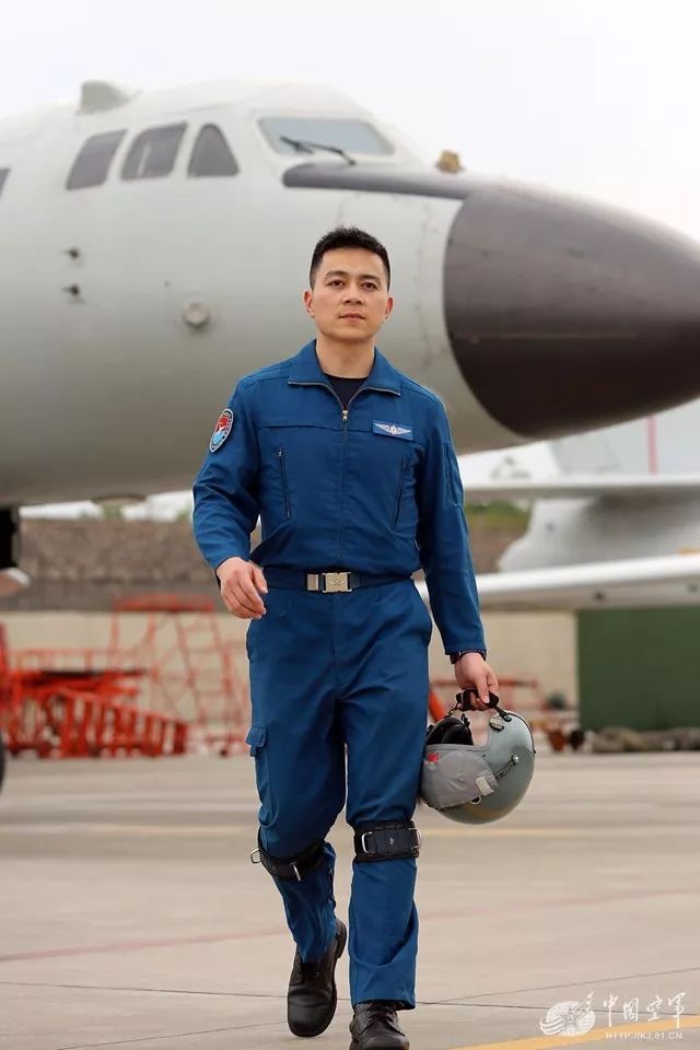 刘锐当选 感动中国 年度人物,曾驾驭 战神 巡航