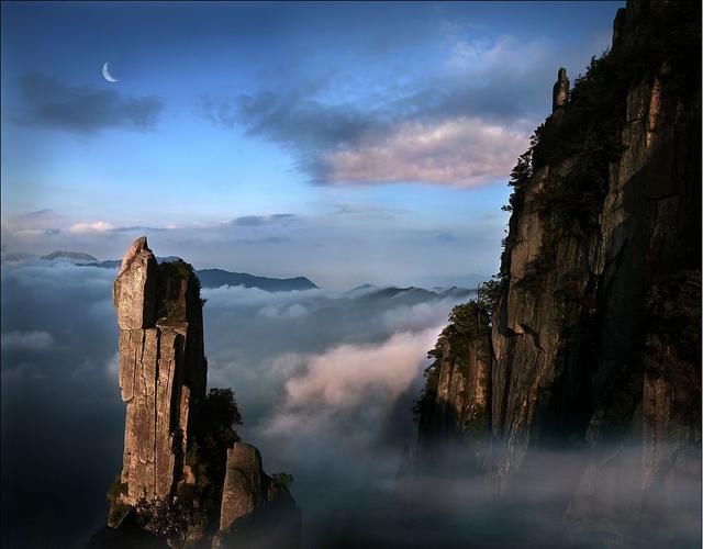 所有长沙人,中国大山游了个遍,你可见过山顶上跑火车?