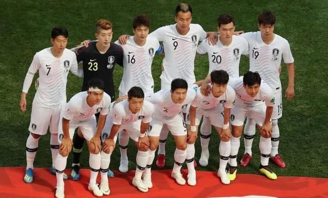 世界杯韩国0-1负于瑞士,门将赵贤佑妆容精致,发